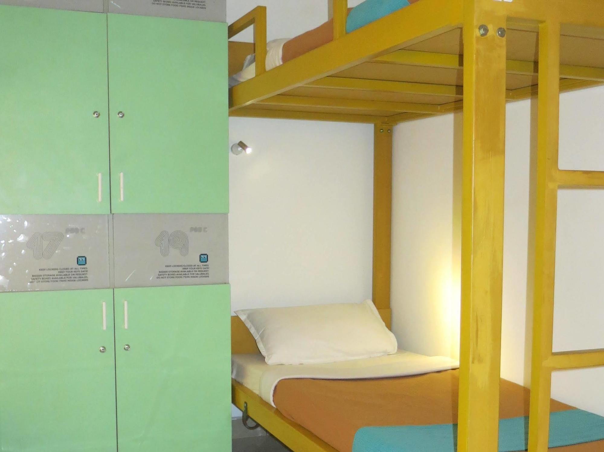 Happy Camper Hostel Kochi Exterior photo